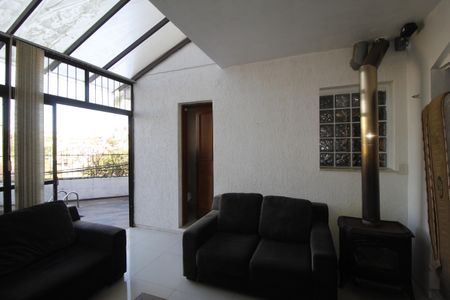 Casa à venda com 300m², 4 quartos e 2 vagasSala