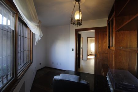 Casa à venda com 300m², 4 quartos e 2 vagasEscritório