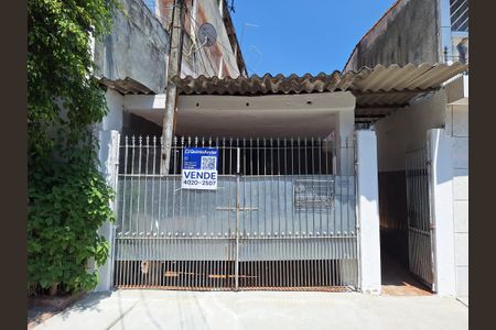 Casa à venda com 109m², 2 quartos e 2 vagasFachada