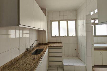 Apartamento à venda com 103m², 3 quartos e 2 vagasCozinha