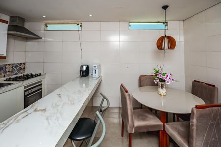 Casa à venda com 160m², 4 quartos e 2 vagasCozinha