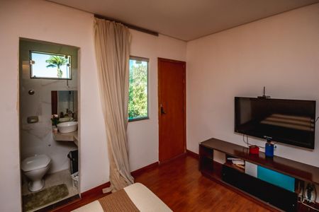 Casa à venda com 160m², 4 quartos e 2 vagasSuíte 2