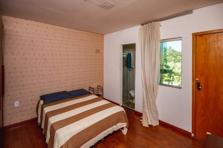 Casa à venda com 160m², 4 quartos e 2 vagasSuíte 2