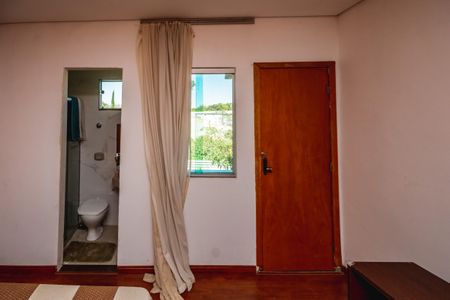 Casa à venda com 160m², 4 quartos e 2 vagasSuíte 2