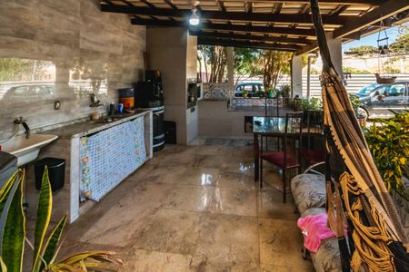 Casa à venda com 160m², 4 quartos e 2 vagasÁrea de Serviço