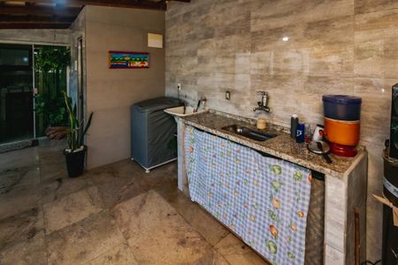 Casa à venda com 160m², 4 quartos e 2 vagasÁrea de Serviço