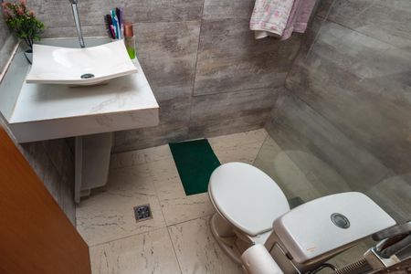 Casa à venda com 160m², 4 quartos e 2 vagasBanheiro de Serviço