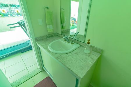 Casa à venda com 350m², 3 quartos e 4 vagasBanheiro de Serviço