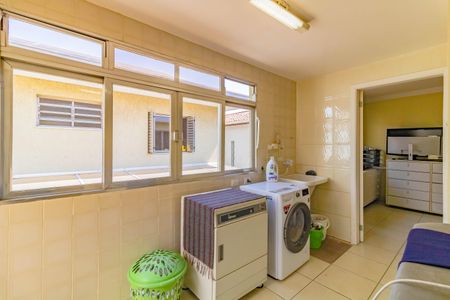 Casa à venda com 350m², 3 quartos e 4 vagasÁrea de Serviço