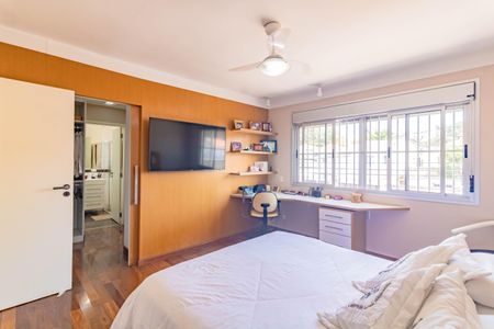 Casa à venda com 350m², 3 quartos e 4 vagasSuíte 3