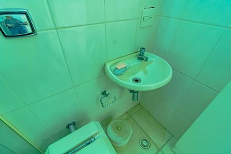 Casa à venda com 350m², 3 quartos e 4 vagasBanheiro de Serviço 2