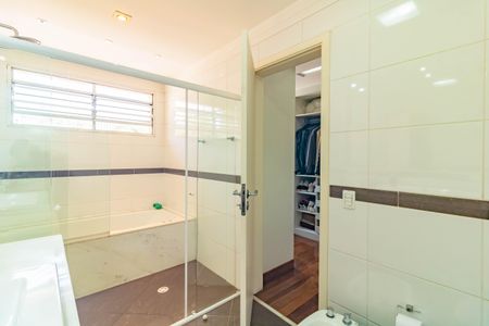 Casa à venda com 350m², 3 quartos e 4 vagasBanheiro da Suíte 3