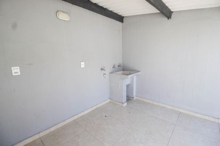 Casa à venda com 100m², 2 quartos e 1 vagaÁrea de serviço 2