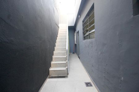 Casa à venda com 100m², 2 quartos e 1 vagaEscada