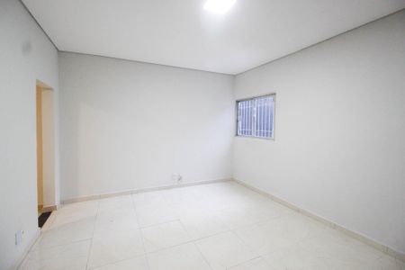 Casa à venda com 100m², 2 quartos e 1 vagaSala