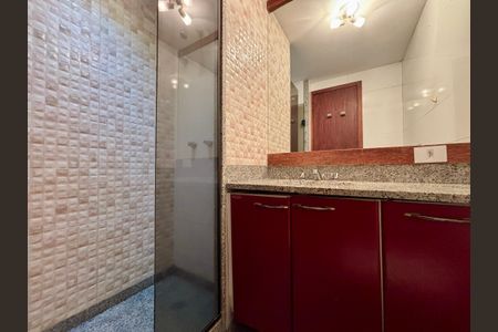 Apartamento para alugar com 80m², 2 quartos e 1 vaga Apartamento para alugar com 80m², 2 quartos e 1 vagaBanheiro social