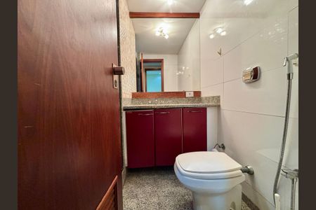 Apartamento para alugar com 80m², 2 quartos e 1 vaga Apartamento para alugar com 80m², 2 quartos e 1 vagaBanheiro social