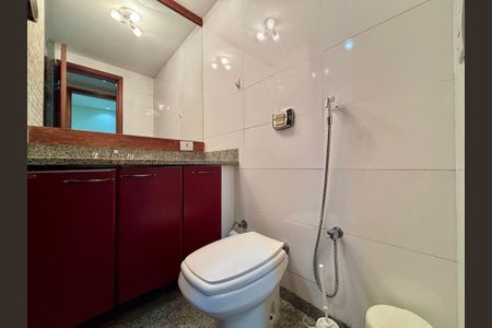 Apartamento para alugar com 80m², 2 quartos e 1 vaga Apartamento para alugar com 80m², 2 quartos e 1 vagaBanheiro social