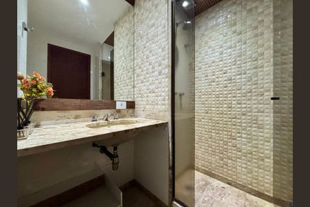 Apartamento para alugar com 80m², 2 quartos e 1 vaga Apartamento para alugar com 80m², 2 quartos e 1 vagaBanheiro da Suíte