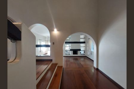 Casa à venda com 331m², 3 quartos e 6 vagasHall