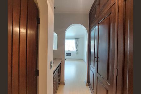 Casa à venda com 331m², 3 quartos e 6 vagasBanheiro Suíte 3