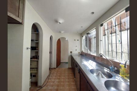 Casa à venda com 331m², 3 quartos e 6 vagasCozinha