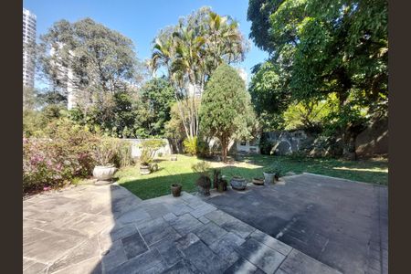 Casa à venda com 331m², 3 quartos e 6 vagasJardim