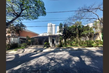 Casa à venda com 331m², 3 quartos e 6 vagasFachada