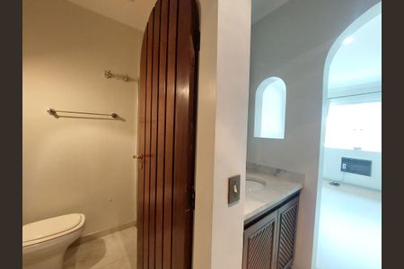Casa à venda com 331m², 3 quartos e 6 vagasBanheiro Suíte 3
