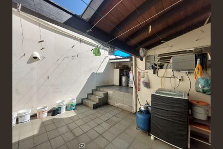 Casa à venda com 331m², 3 quartos e 6 vagasÁrea de Serviço