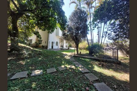 Casa à venda com 331m², 3 quartos e 6 vagasJardim