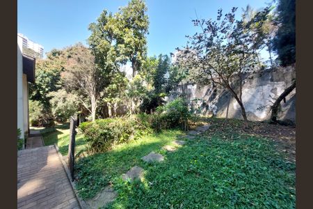 Casa à venda com 331m², 3 quartos e 6 vagasJardim