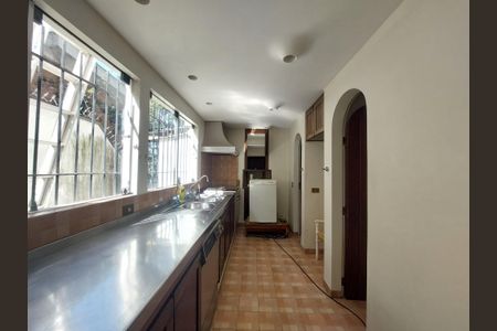 Casa à venda com 331m², 3 quartos e 6 vagasCozinha