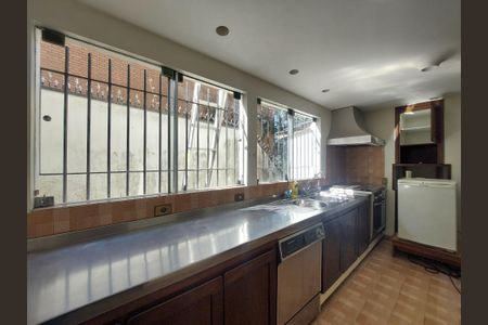 Casa à venda com 331m², 3 quartos e 6 vagasCozinha