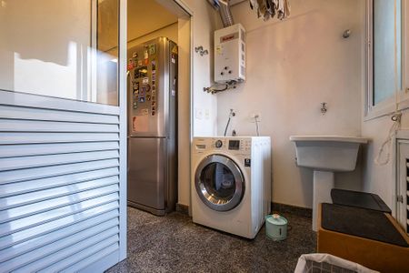 Apartamento à venda com 112m², 2 quartos e 3 vagas Apartamento à venda com 112m², 2 quartos e 3 vagasÁrea de Serviço