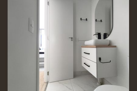 Studio à venda com 40m², 1 quarto e sem vaga Studio à venda com 40m², 1 quarto e sem vagaBanheiro