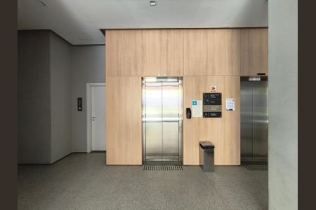 Studio à venda com 40m², 1 quarto e sem vaga Studio à venda com 40m², 1 quarto e sem vagaÁrea Comum