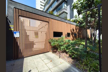 Studio à venda com 40m², 1 quarto e sem vaga Studio à venda com 40m², 1 quarto e sem vagaFachada + Plaquinha