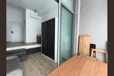 Studio à venda com 26m², 1 quarto e sem vaga Studio à venda com 26m², 1 quarto e sem vagaVaranda