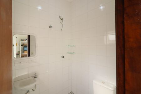 Casa à venda com 168m², 3 quartos e 4 vagasBanheiro de Serviço