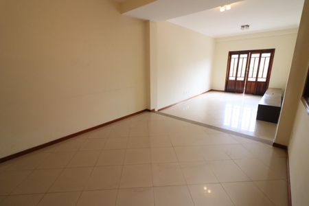 Sala de casa à venda com 3 quartos, 168m² em Rio Pequeno, São Paulo