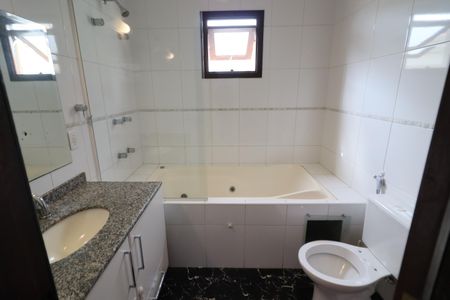 Casa à venda com 168m², 3 quartos e 4 vagasBanheiro da Suíte 