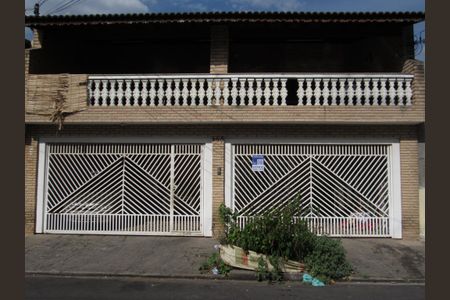 Casa à venda com 423m², 4 quartos e 4 vagasFachada