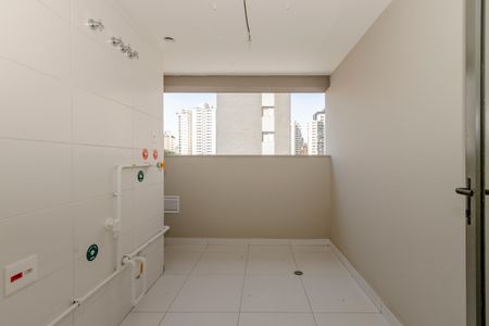 Apartamento à venda com 205m², 3 quartos e 3 vagas Apartamento à venda com 205m², 3 quartos e 3 vagasÁrea de Serviço