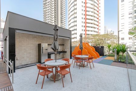 Apartamento à venda com 205m², 3 quartos e 3 vagas Apartamento à venda com 205m², 3 quartos e 3 vagasÁrea Comum