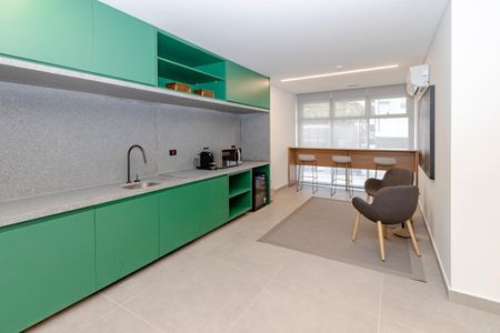 Apartamento à venda com 205m², 3 quartos e 3 vagas Apartamento à venda com 205m², 3 quartos e 3 vagasCoworking