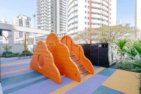 Apartamento à venda com 205m², 3 quartos e 3 vagas Apartamento à venda com 205m², 3 quartos e 3 vagasPlayground