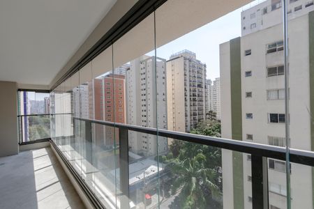Apartamento à venda com 205m², 3 quartos e 3 vagas Apartamento à venda com 205m², 3 quartos e 3 vagasVaranda