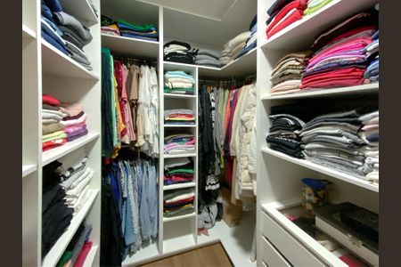 Apartamento à venda com 135m², 4 quartos e 1 vaga Apartamento à venda com 135m², 4 quartos e 1 vagaRouparia