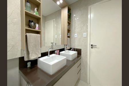 Apartamento à venda com 135m², 4 quartos e 1 vaga Apartamento à venda com 135m², 4 quartos e 1 vagaBanheiro da Suíte